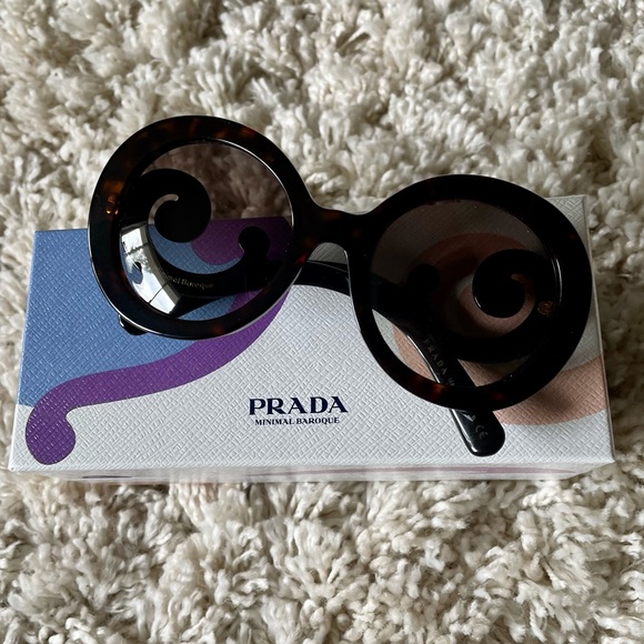 PRADA Minimal Baroque Round Tortoise Sunglasses - Picture 13 of 13